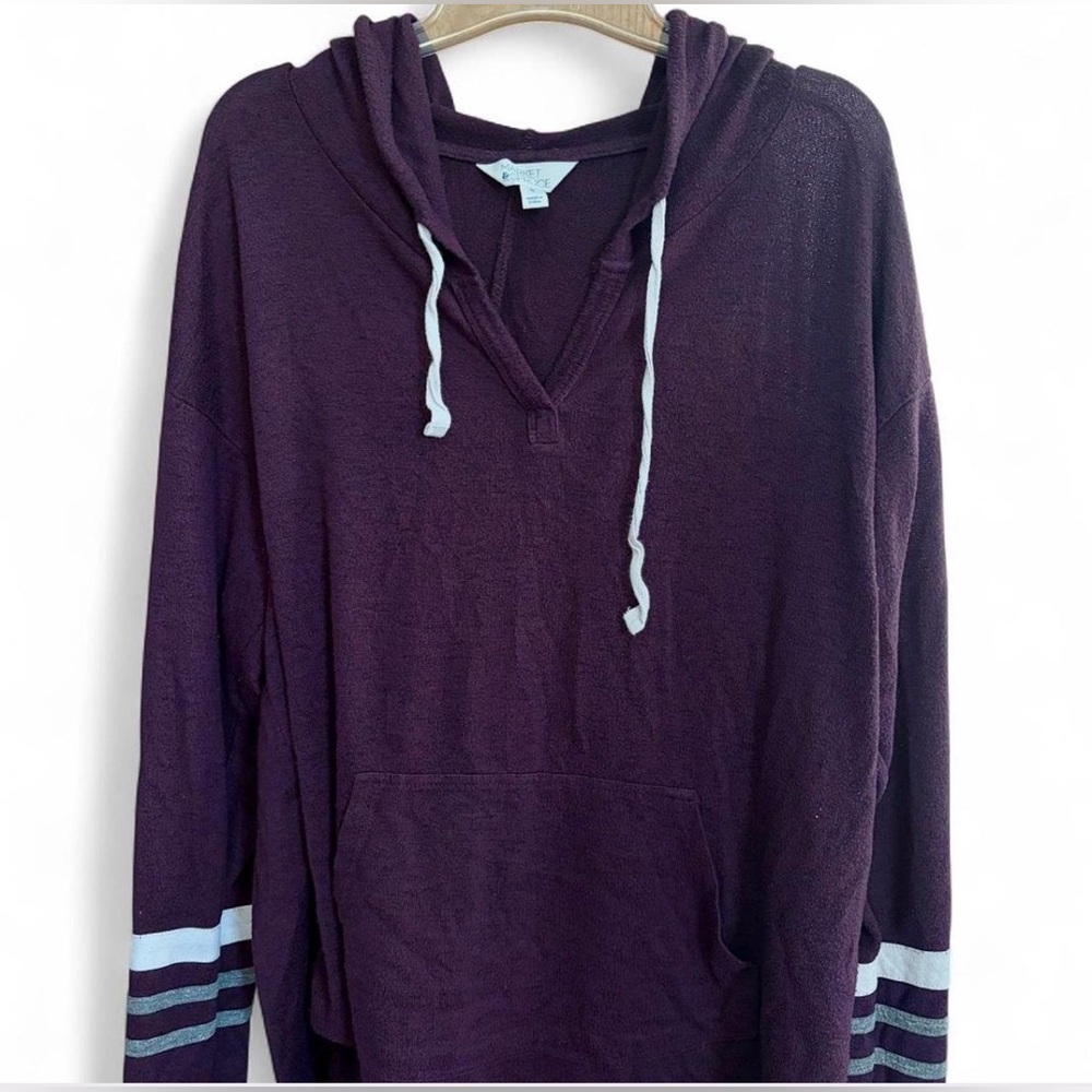 Market & Spruce Plum Hoodie with White Accents